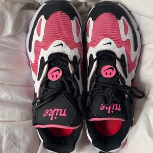 Women’s Nike shoes